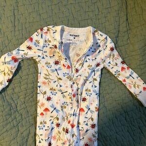Old Navy x Lovevery Kids Pajamas - White with Red and Blue Floral
